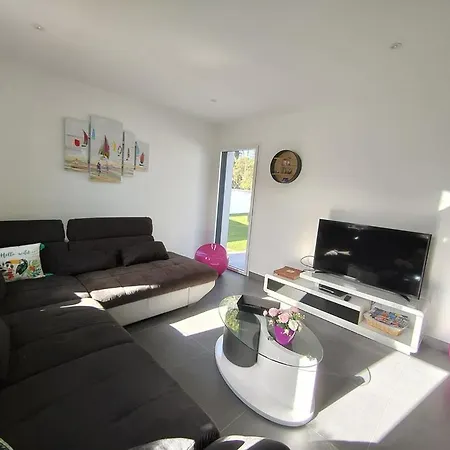 La Moderna De La Pege Willa *