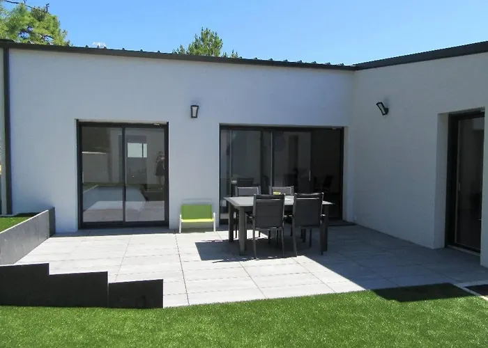 La Moderna De La Pege Vila *