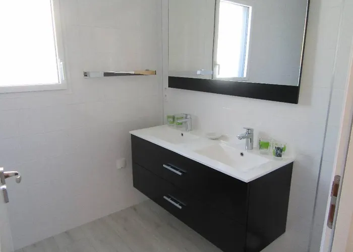 La Moderna De La Pege *