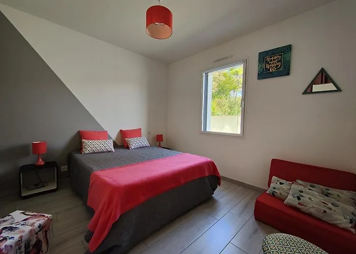 Vila La Moderna De La Pege