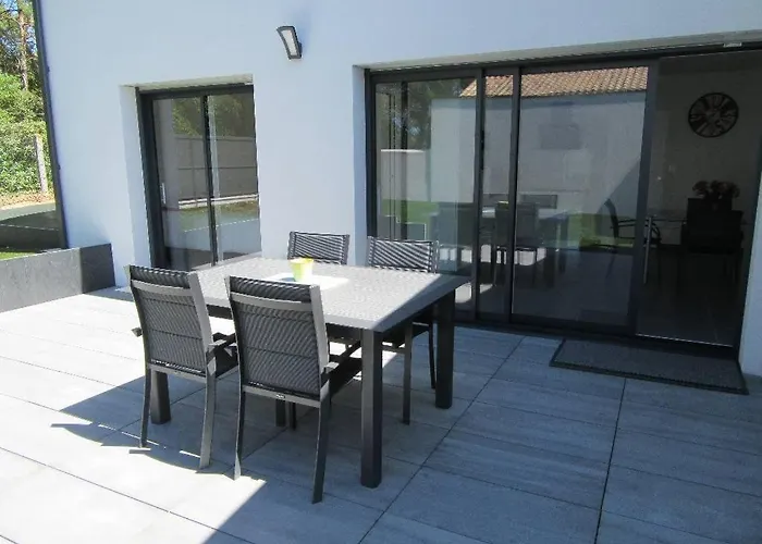 La Moderna De La Pege Vila